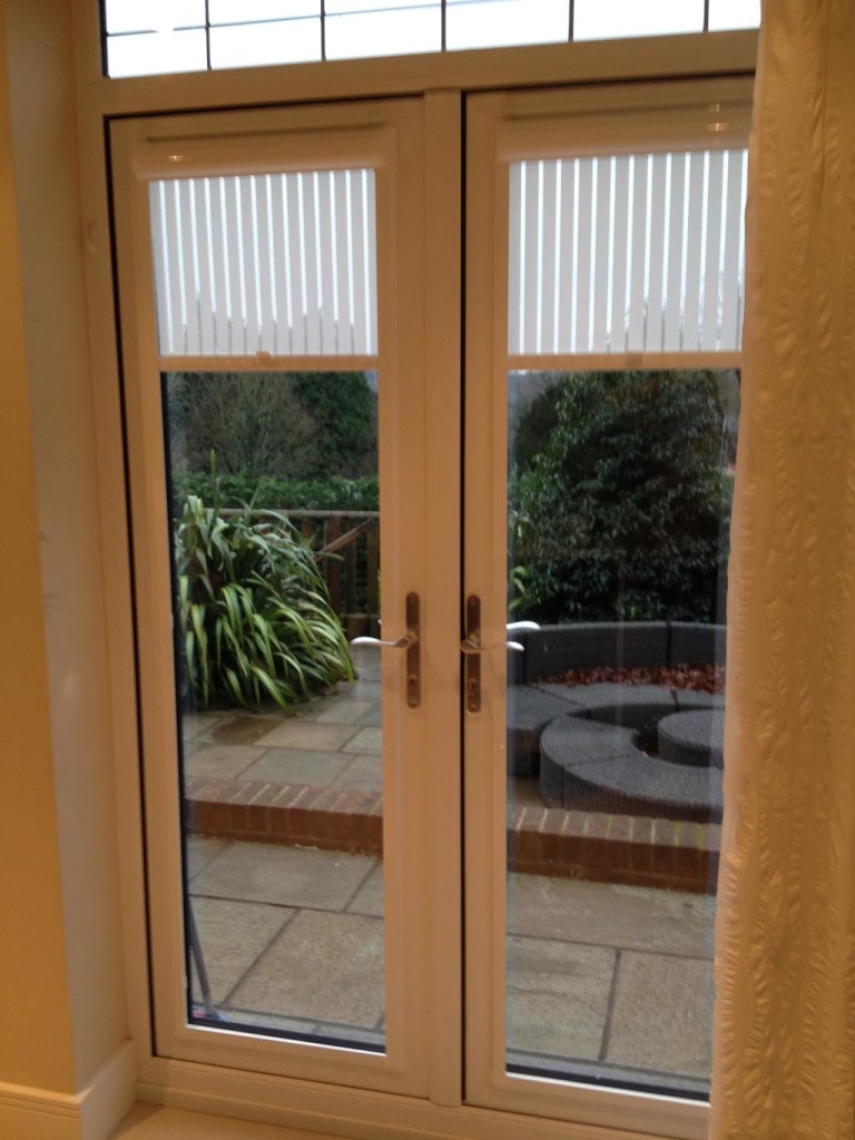 Magnetic Window Blinds for Metal Doors