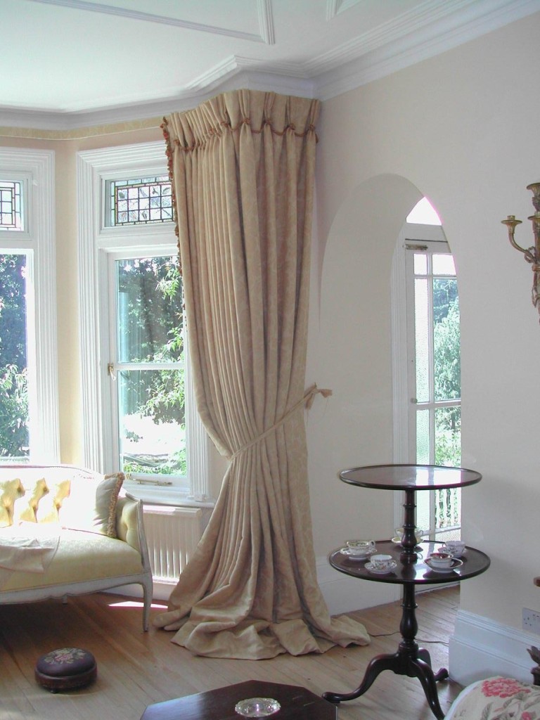 Bay Window Treatments for Bedroom